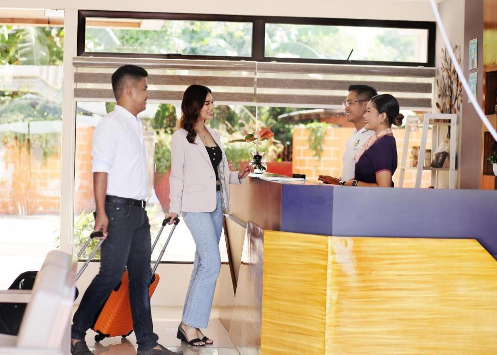 Aerostop Hotel & Restaurant Plaridel  Exterior foto